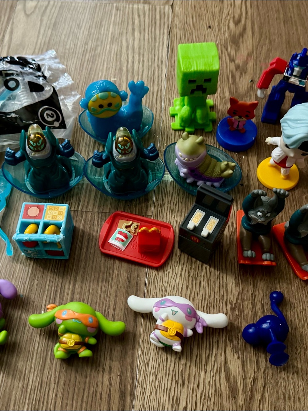 Assorted Kids Toy Figures - Mixed Colors Set